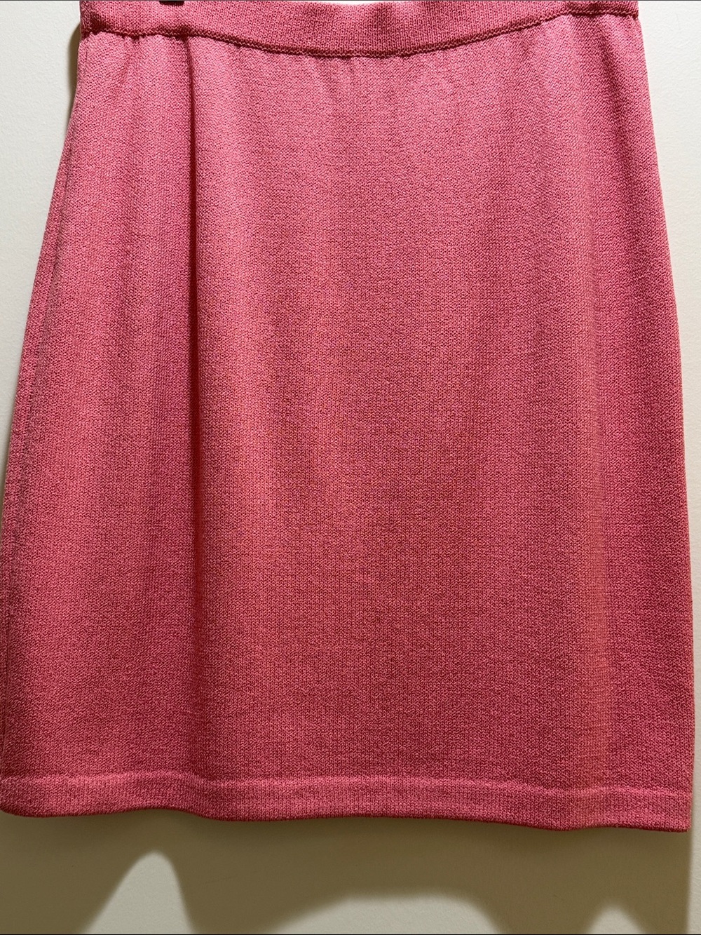 St. John Collection Pink Knit Zip-Front Cardigan w/Black Felt appliqué Trim Sz.6 - Picture 6 of 8